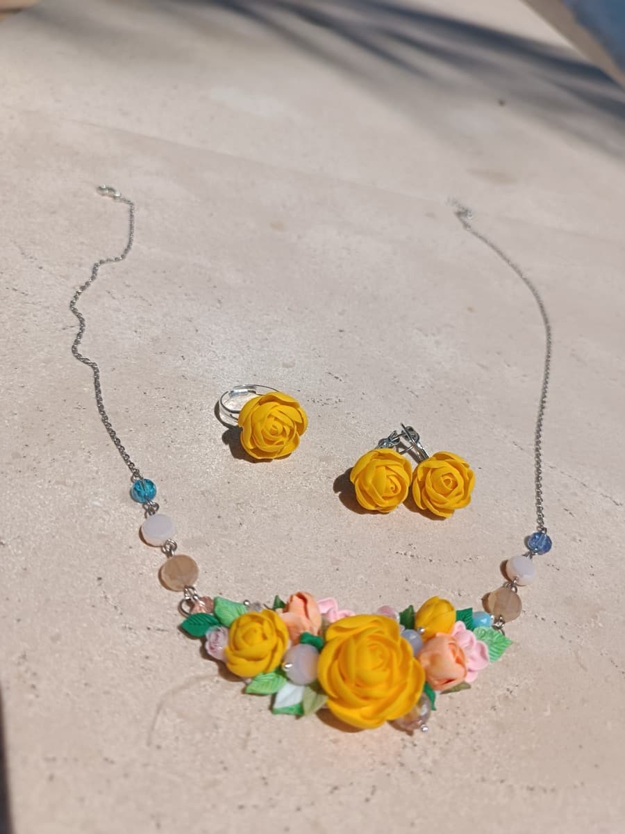 The Art of Polymer Clay Flower Sculpting