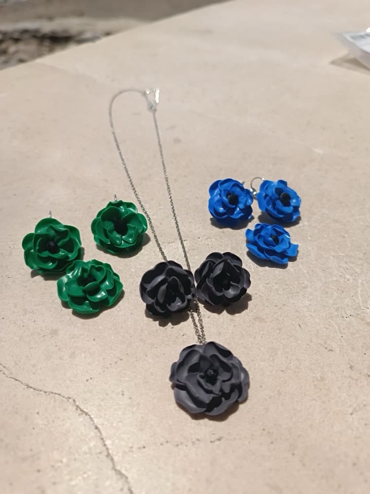 Black Rose Pendant Necklace