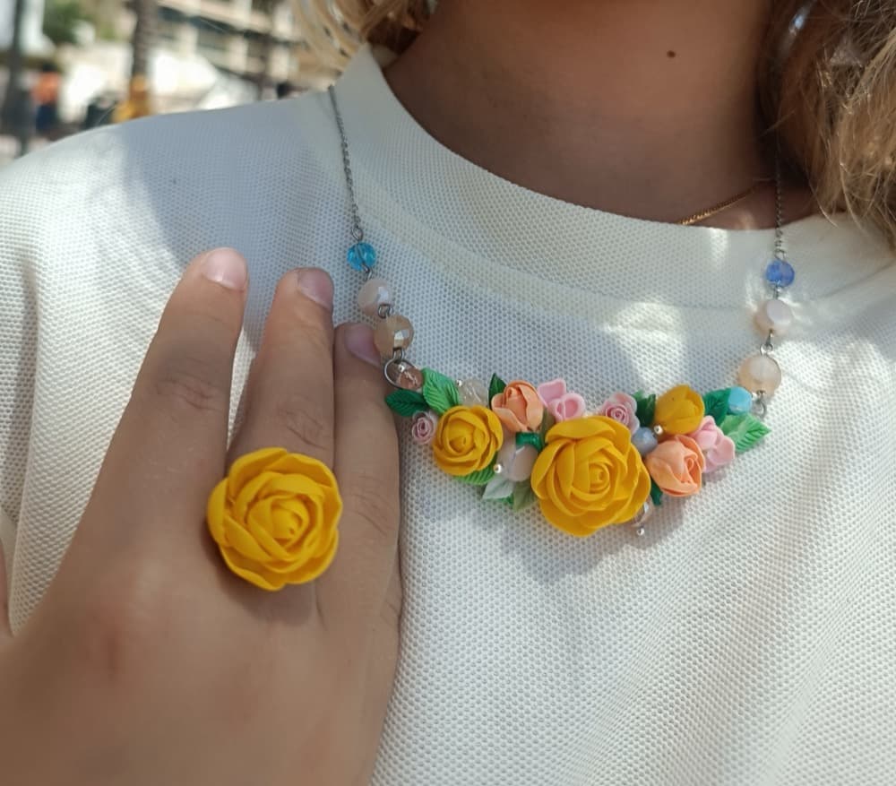 Yellow Rose Bouquet Necklace